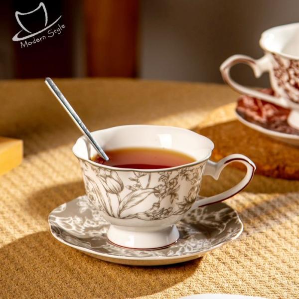 Elegant Ceramic Coffee Mug And Saucer Set Light Luxury Gold Line Design For Drinkware