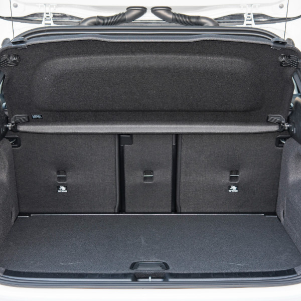 Mercedes-Benz 2023 GLA 200 version Gasolin Compact SUV Avto Electro Excellent