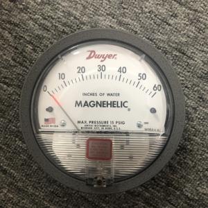Dwyer 2000 Series Magnehelic Precision Pressure Indicator