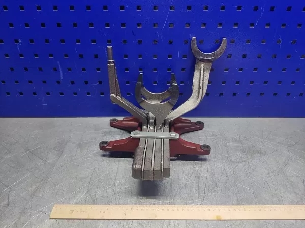 Mtz Tractor Parts Plug Housing Assembly 50-1702080-A for Mtz Tractor Part