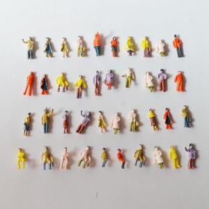 1:150 scale model painted ABS plastic train passenger for model building