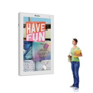 930×1650mm 2500nits Wall Mounted Digital Signage 75 Inch 400W AR Coating