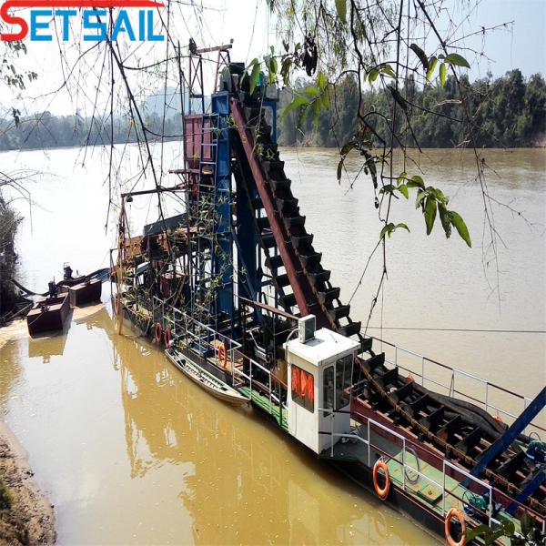 River Mining Gold and Diamond Mining Equipment with Agitation Chute Customized Request