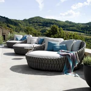 Luxury Hotel Outdoor Rattan Round Bed Alfresco Lounger Sofa