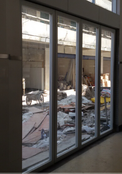 Coffee Shop Folding Glass Partition Wall For Office Top Supported Low Weight