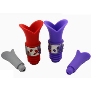 Bar Accessories Type Lily Shaped Silicone Red Wine Pourer and Vacuum Bottle