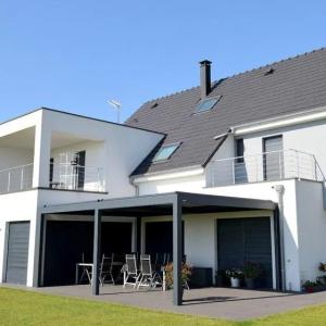 Outdoor Aluminum Louvered Pergola 10'×10' Aluminum Deck Gazebo With Adjustable