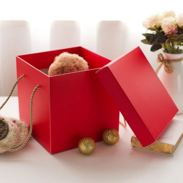 Buy Flat Packing Cardboard Festival Kraft Paper Gift Boxes With Lids at wholesale prices