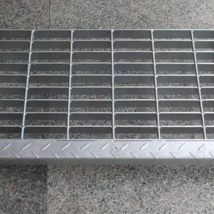 China Stainless Hot Dip Galvanized Welded Bar Grating With Checker Nosing on sale