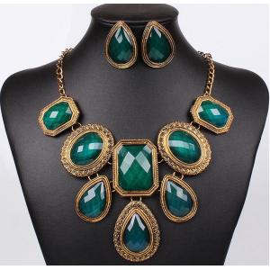 China Exaggerated retro ancient gold-plated resin necklace jewelry sets on sale