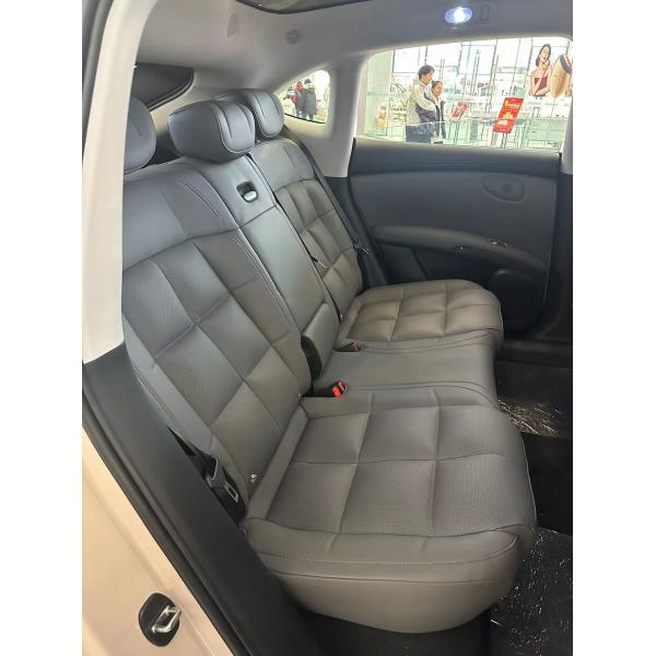 2023 High Power 4WD Zhiji LS6 EV Sports Car with Pure Electric Range of 560-702km