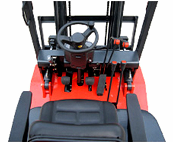 3 Stage Forklift Truck Diesel 3000kg Rated Capacity With 180 Degree Rearview Mirror