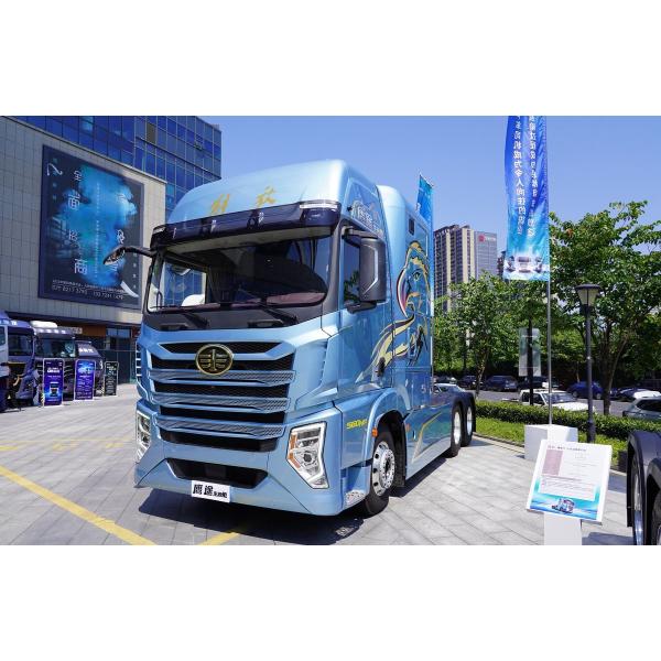 Buy Jiefang 6x4 Tractor Trucks Living Cabin Bule Color 560hp CA Engine 10 Tires LHD at wholesale prices