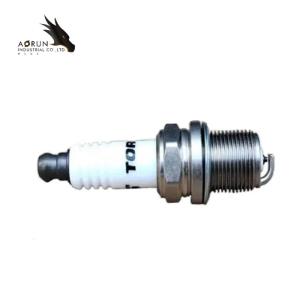 Factory Wholesale Universal Bus Yuchai Engine Parts Spark Plug