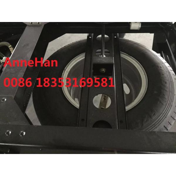 Double Seats 4x2 Fuel Tank Truck SINOTRUK HOWO 5m3 With Engine Chaochai And Cab 2080