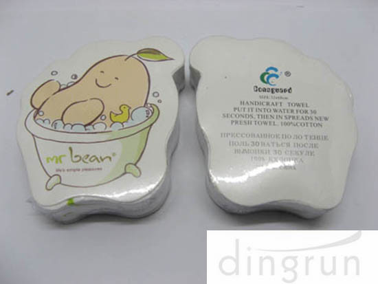 Buy Portable Compressed Beach Towel Cotton Pigment Print Multi Function at wholesale prices