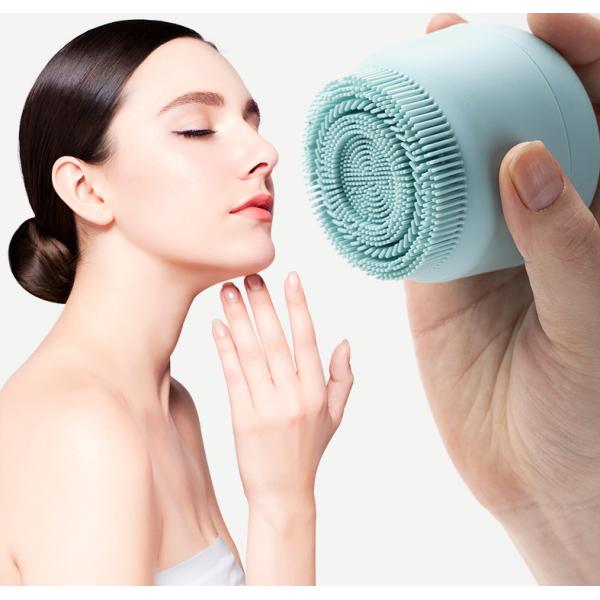Sustainable Silicone Beauty Facial Ice Mold Roller Massager for Face Eyes and Neck