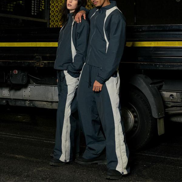 Wind Resistance Zip Up Jacket Jogger Set Mens Nylon Tracksuit Set For Spring Season