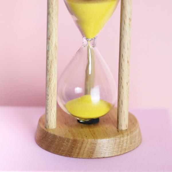Classical Wooden Hourglass Sand Clock For Desktop / Bedroom