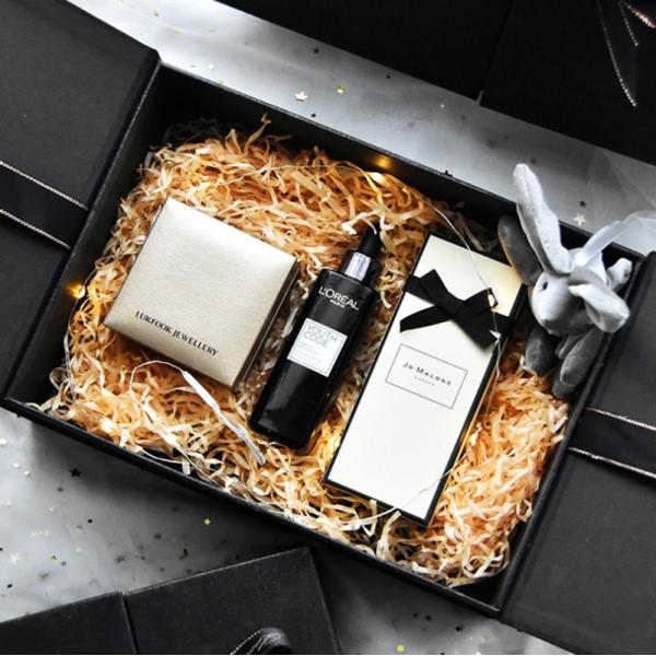 Gift Packaging Square Pink Heart Decoration Double Doors Cosmetic Box with Ribbon Closure