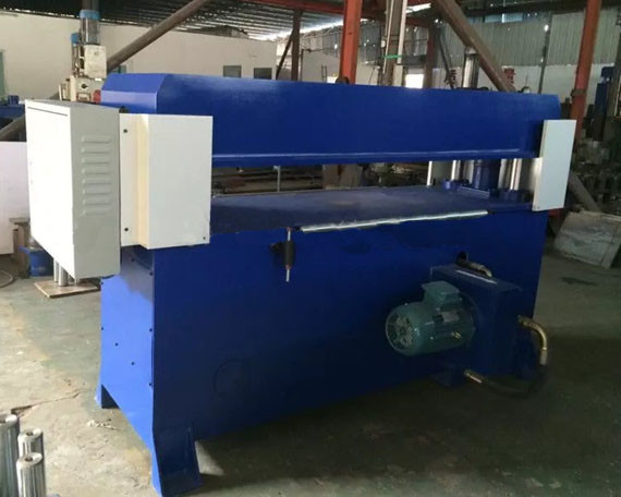Buy High Precision Hydraulic Die Cutting Machine With Automatic Balancing Device at wholesale prices