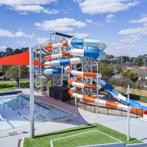OEM Outdoor Children Games Park Playground Equipment Giant Water Slide