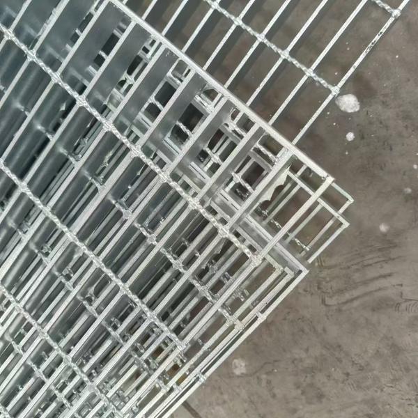 Corrosion Resistant Galvanized 19w4 Serrated Grating Long Lasting
