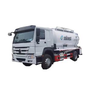 HOWO 4x2 Driver 10000L Sewage Suction Truck with Vacuum Pump for Sucking Waste
