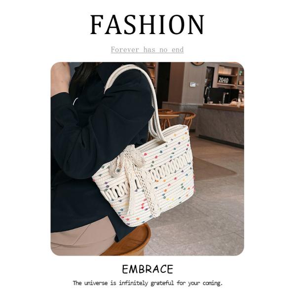 New Large Straw Raffia Handbag For Women 2 Colors Casual Beach Bag Handmade Crocheted Wicker With Open Closure Chain Decoration