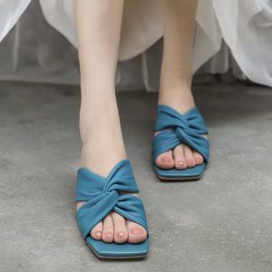 HZM021 Slippers Female Summer New Style Square Head Folds Personality All-Match