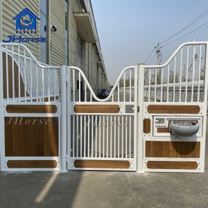 Galvanized Horse Stable Powder Coated Surface Treatments Customized Plastic Wood