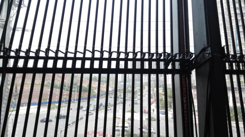 LED Screen Manufacturer Full Color PH31.25mm Outdoor LED Transparent Grid LED