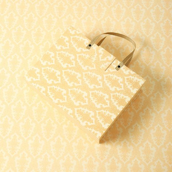 1200gsm Laminated Shopping Paper Cardboard Gift Packaging Box With Handle