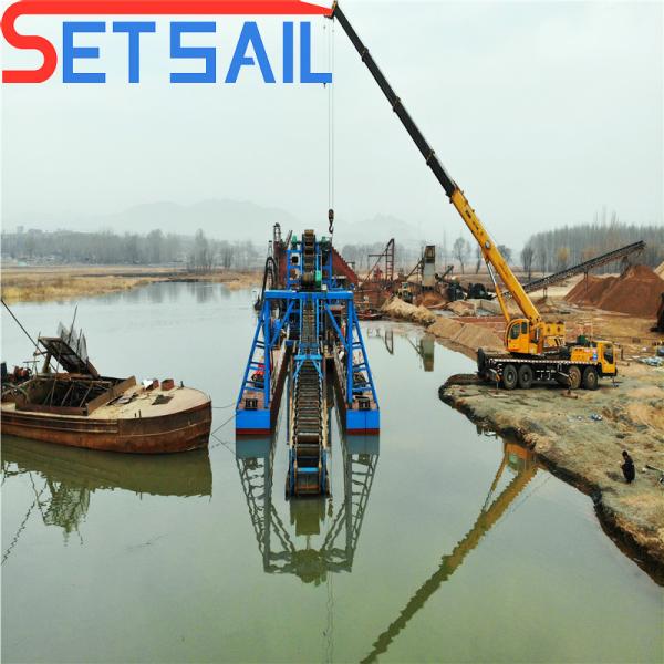 Bucket Chain Type Gold Dredger for River Diamond and Sand