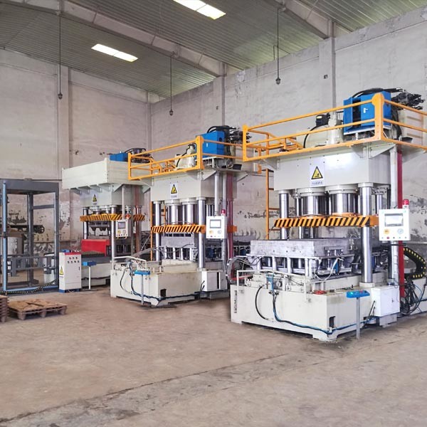 Buy Waste Kraft Paper Pressed Wood Pallet Machine With Double Moulds at wholesale prices