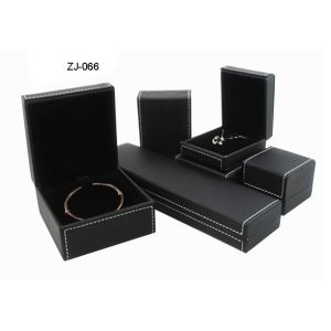 China Good Quality Custom Make New Design Leather bracelet Jewelry Box on sale