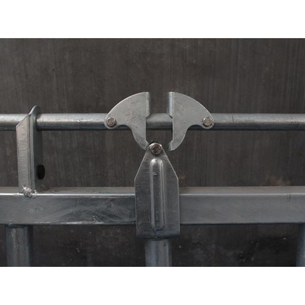Hot Dip Galvanized Steel Pipe Cattle Headlock Feeder Panels 10FT-14FT Size