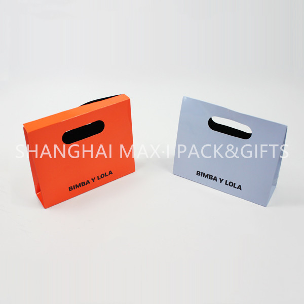Personalized White Branded Paper Gift Bags With Logo Cutting Handle Envelope Support