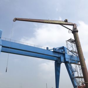 1.36t Compact 360 degree Seaplane Lifting Marine Cranes