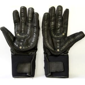 Taser gloves, safe, take 2 seconds to start the engine, release immediately,