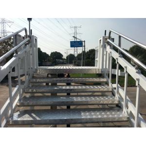 Safety Towable Passenger Stairs 1960 x 1560 mm Platform For A300 A380 B72