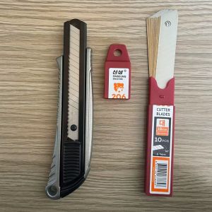 Accurate Cutting 18mm Blade Shears Compatible With Most Utility Knives