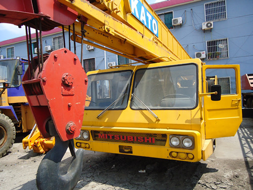 Buy Used Kato 40T,25T,50T,60T truck cranes at wholesale prices