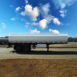 Clean SA-2.5 Grade Surface 30400L 23T Capacity Fuel and Refuel Tank Semi Trailer