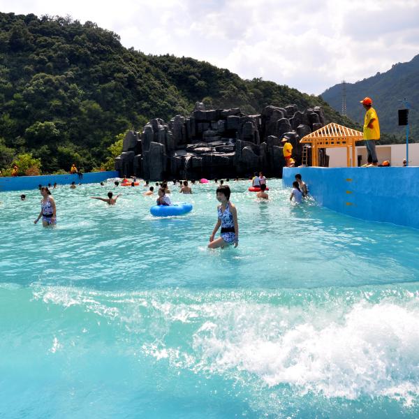Safe And Thrilling Water Park Wave Pool With Lifeguards Emergency Shut Off