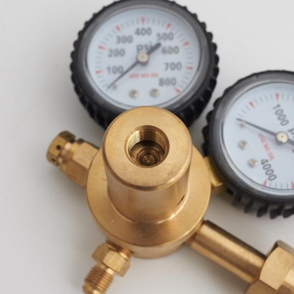 Secure Carbon Dioxide Welding Regulator with Safety Structure and Voltage Regulation