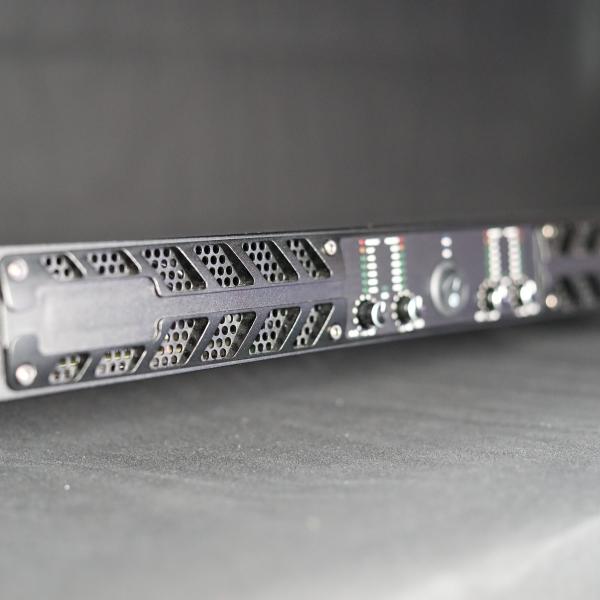 Light Digital Power Amplifiers With Damping Coefficient>3200 20kHz For Small