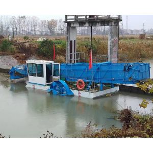 One-Person-Operated Cleaning Boat Low Fuel Consumption