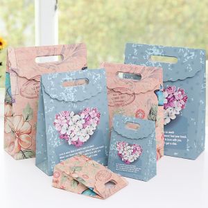 Recycled Materials Weeding Gift Paper Bags With CMYK/Pantone Colors Custom