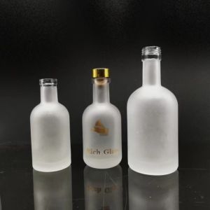500ml 750ml Clear Matte Glass Cork Whiskey Bottles for Bar Hot Stamping B2B